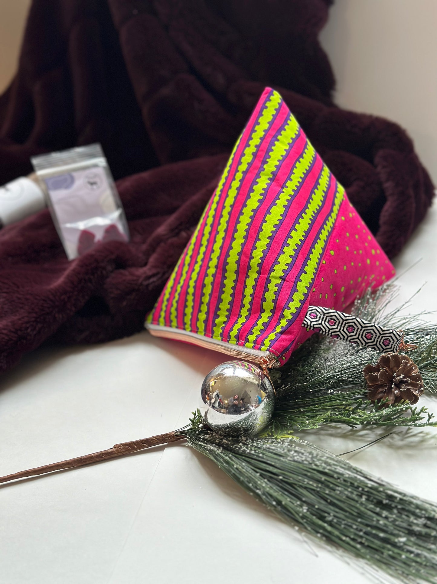 Pyramid Pouch