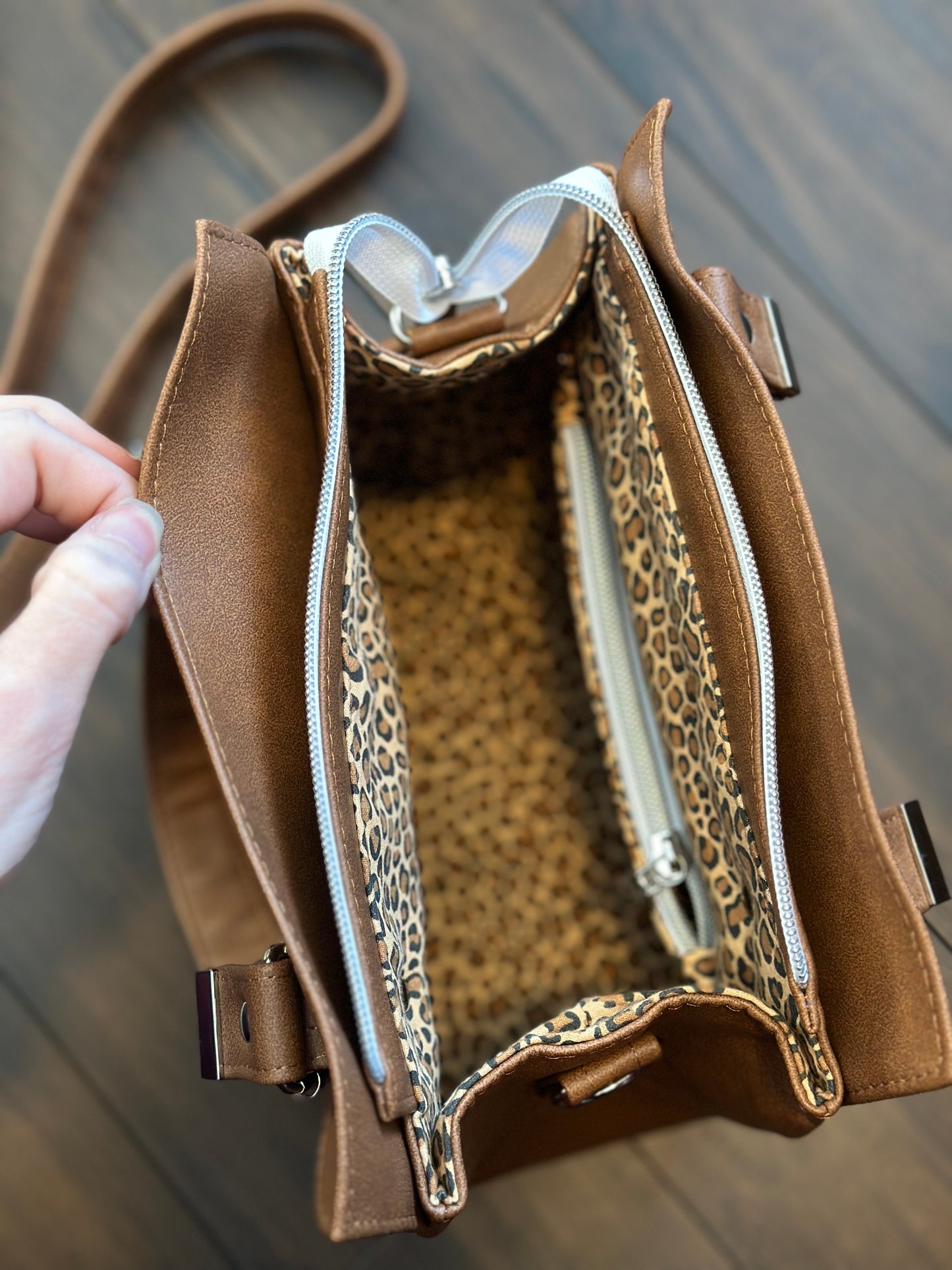 Tan Vadon Bag