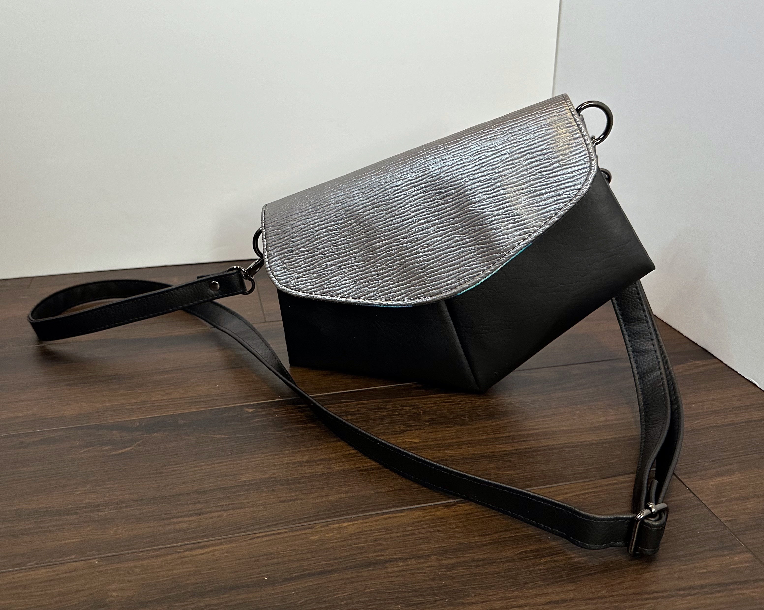 Sac bandoulière Skye - Argent et noir