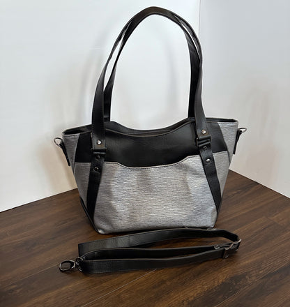 Hiraeth Handbag - Silver and Black