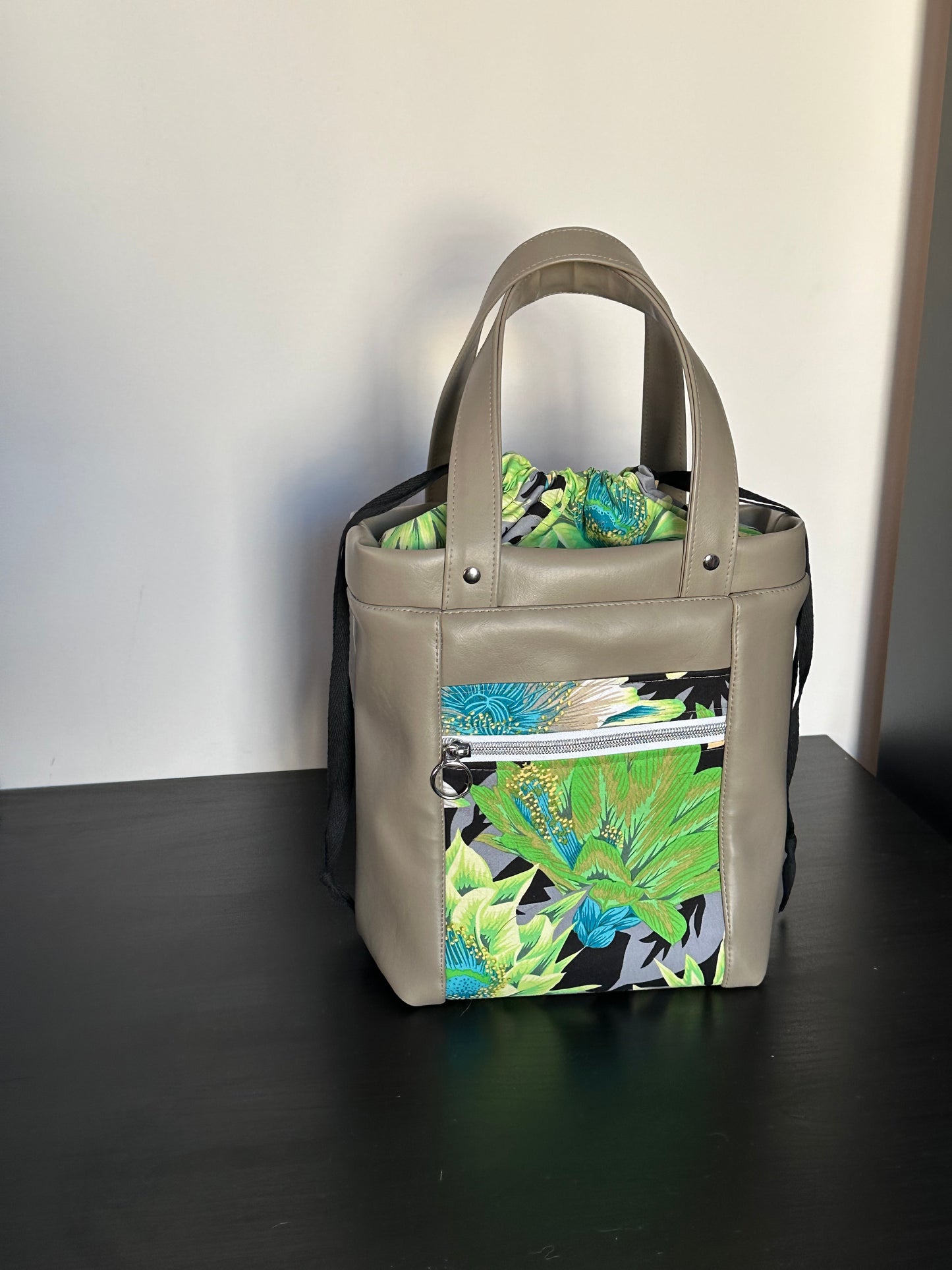 Project Size Firefly Tote