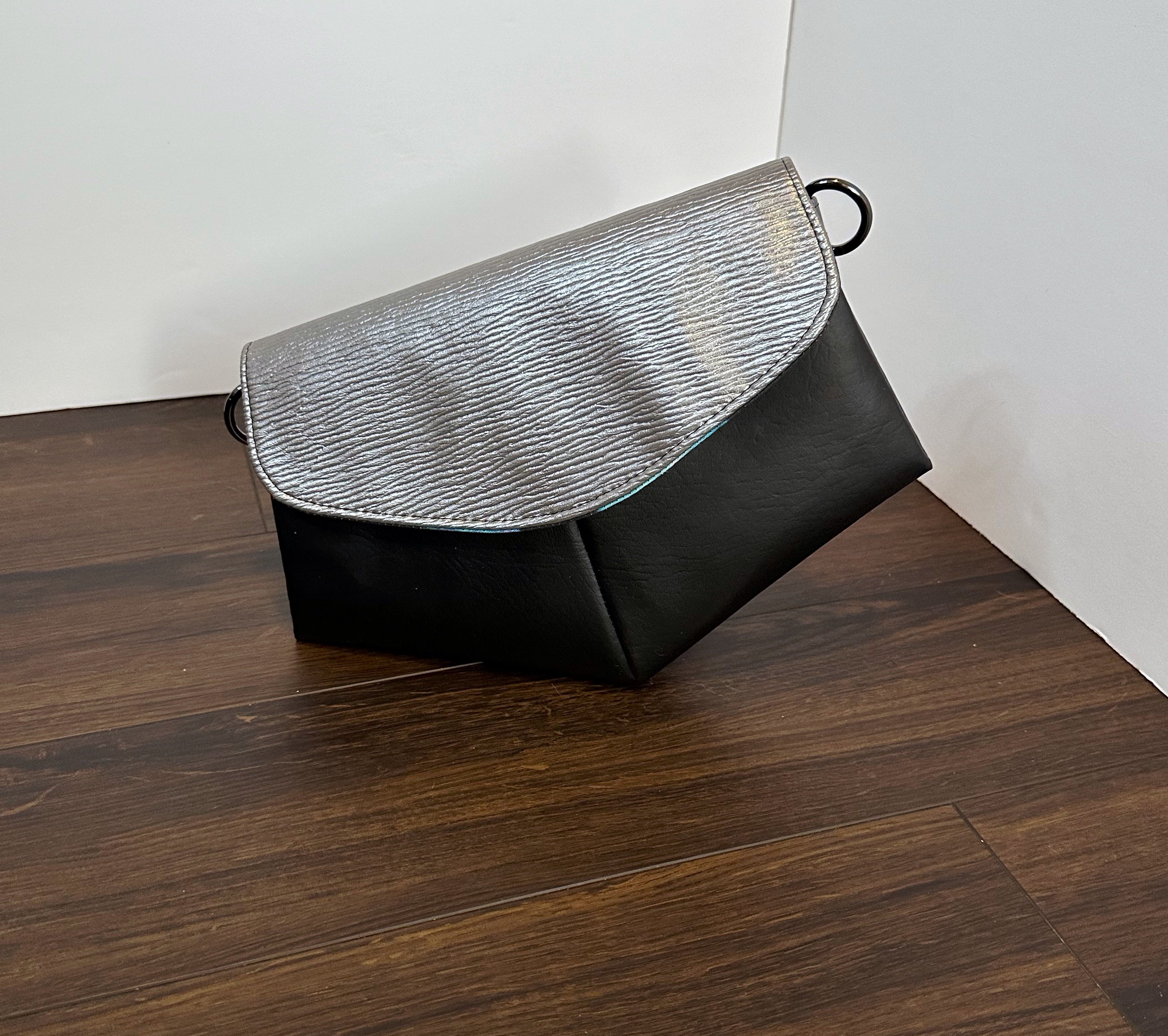 Sac bandoulière Skye - Argent et noir
