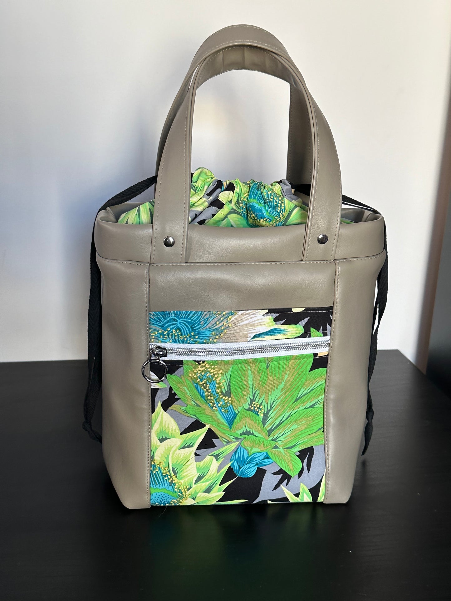 Project Size Firefly Tote