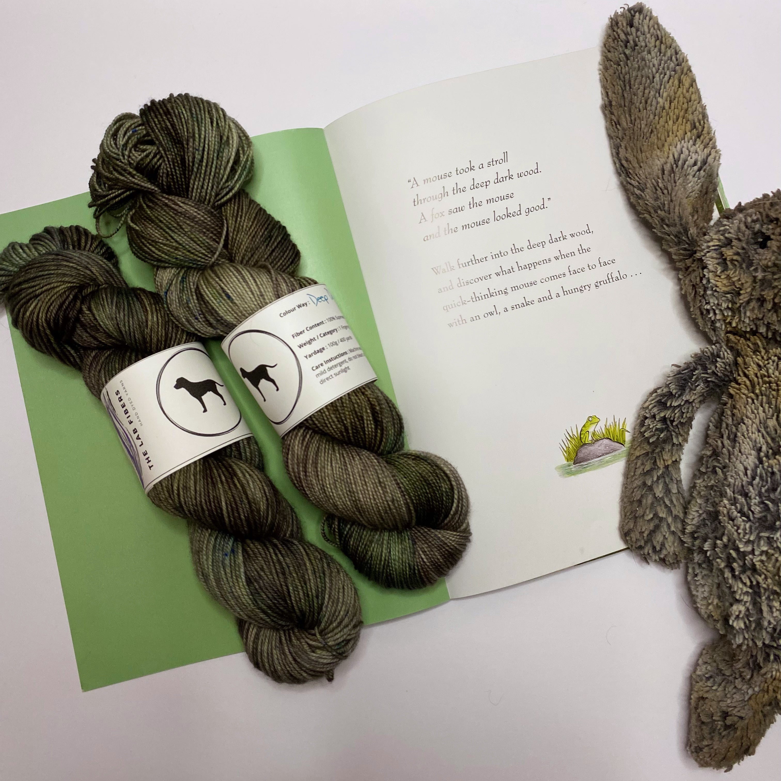 Teint sur commande - Bois sombres et profonds